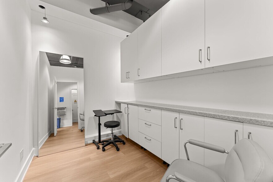 More Photos Of 21 Camden St, Toronto Office For Sale