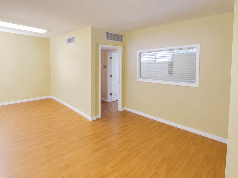 More Photos Of 1201 S Highland Ave, Clearwater Medical For Sale