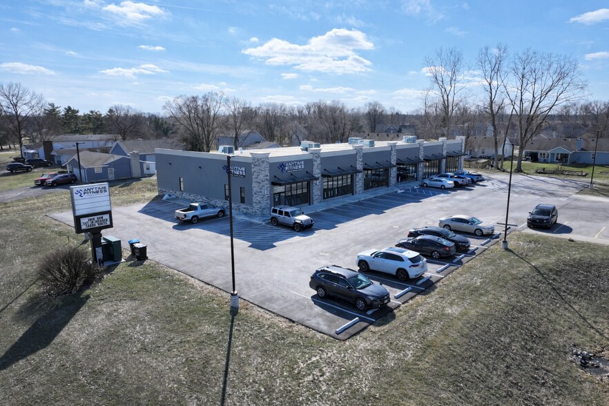 More Photos Of 13800 Amstutz Road Rd, Leo Storefront Retail Office For Lease
