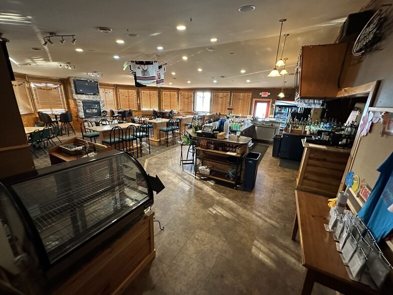 More Photos Of 12800 South Shore Dr, Aberdeen Hotel For Sale