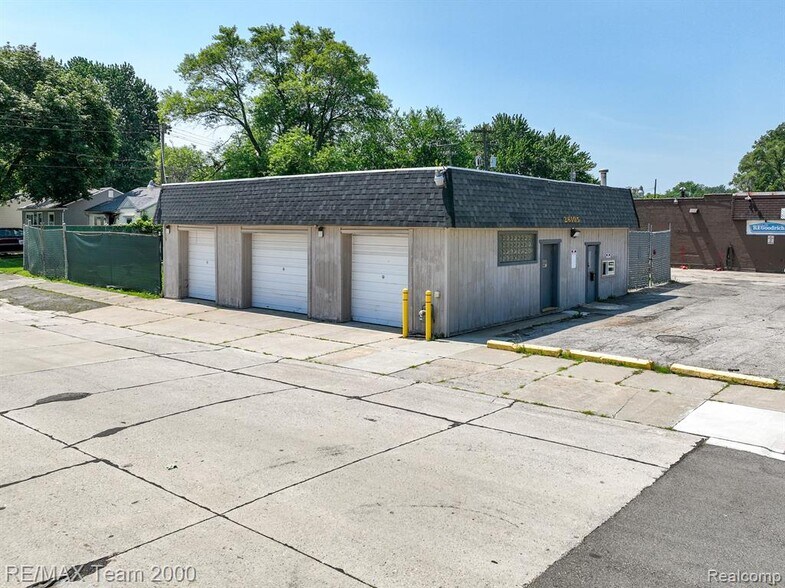 Primary Photo Of 26105 Van Born Rd, Taylor Auto Repair For Sale