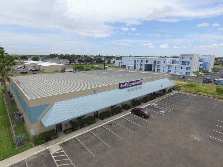 More Photos Of 2624 N McColl Rd, McAllen Showroom For Lease