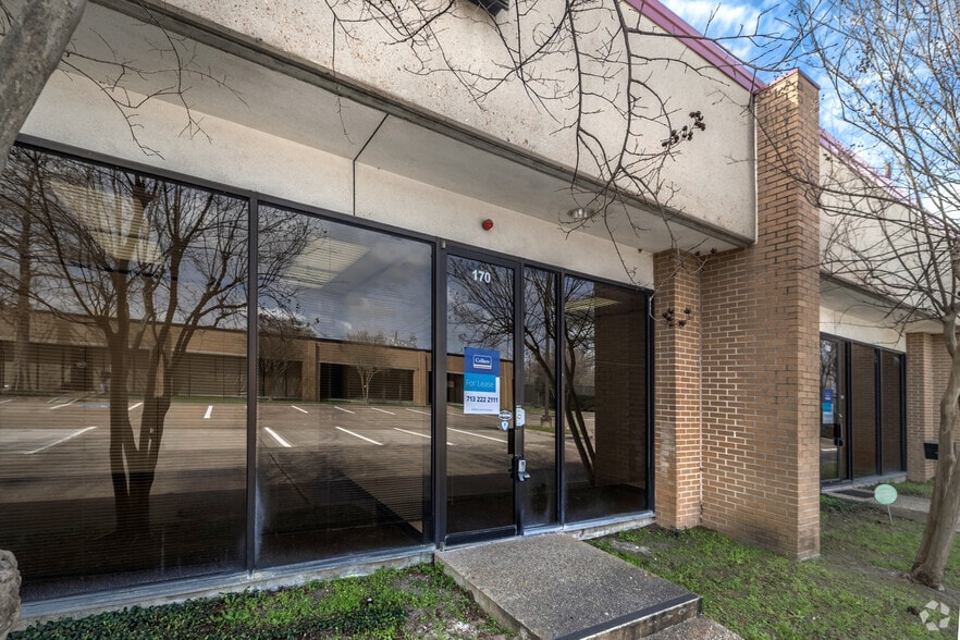 More Photos Of 1400 N Sam Houston Pky E, Houston Unknown For Lease