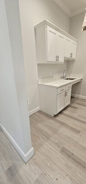 More Photos Of 1630 W Prosper Trl, Prosper Unknown For Lease