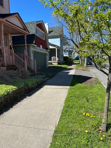 More Photos Of 108 Dell St, Syracuse Flex For Lease