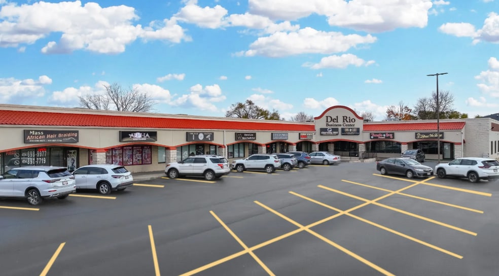 More Photos Of 5400-5426 N Lovers Lane Rd, Milwaukee Restaurant For Sale