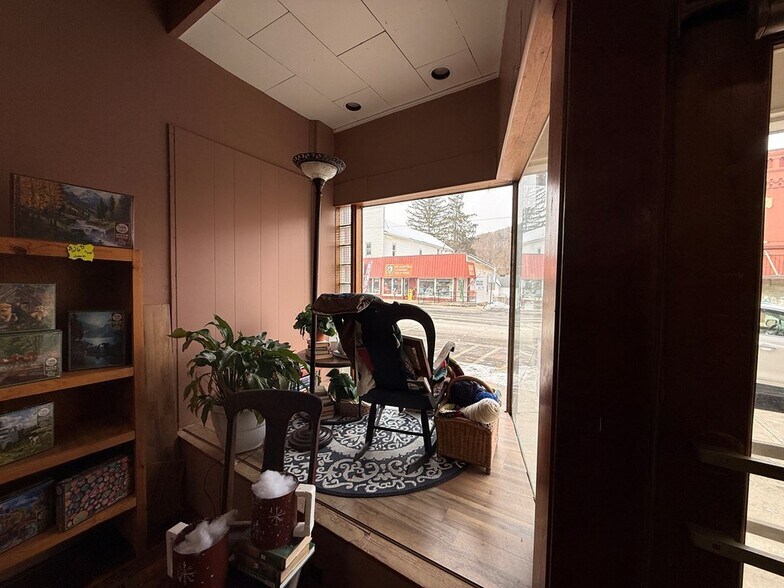 More Photos Of 130 W Main St, Westfield Flex For Sale