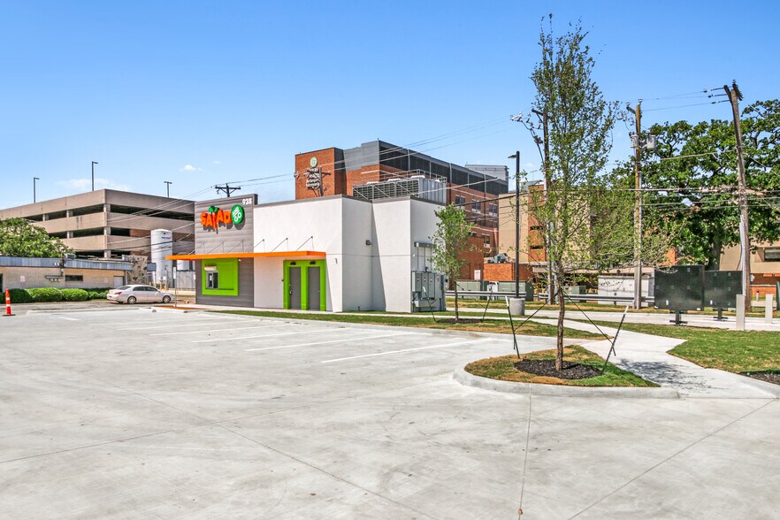 More Photos Of 938 N Cooper St, Arlington Restaurant For Lease