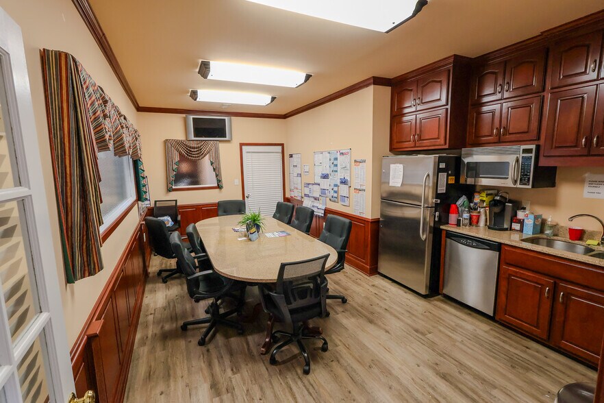 More Photos Of 2212 Hope Mills Rd, Fayetteville Office For Sale