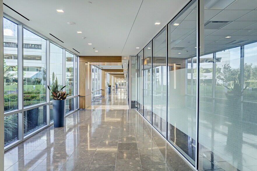 More Photos Of 10720 W Sam Houston Pky N, Houston Office For Lease