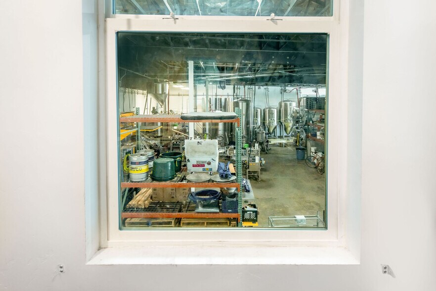 More Photos Of 110 Spring Hill Dr, Grass Valley Manufacturing For Lease
