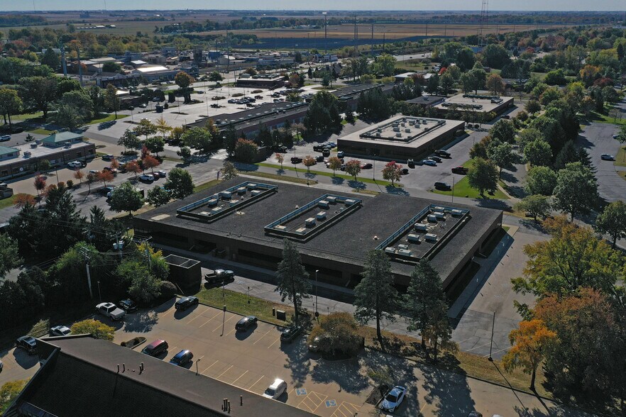 More Photos Of 2110 Fox Dr, Champaign Office For Sale