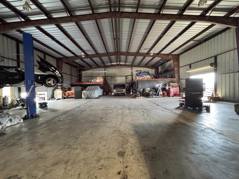 More Photos Of 5103 US Highway 59, Laredo Warehouse For Sale