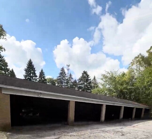 More Photos Of 191 Center Rd, Bedford Apartments For Sale