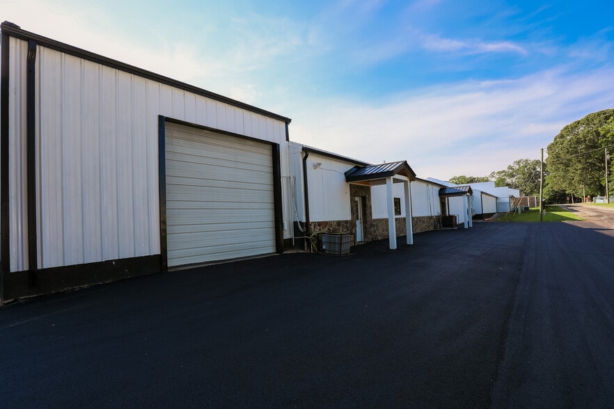 More Photos Of 5 Haynie St, Newnan Warehouse For Sale