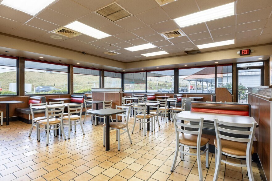More Photos Of 5119 S 11 Hwy, Calhoun Fast Food For Sale