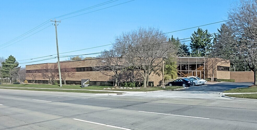 More Photos Of 3883 Telegraph Rd, Bloomfield Hills Office For Lease