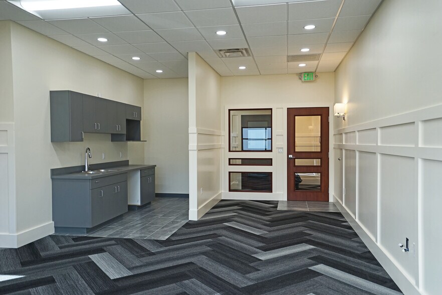 More Photos Of 3601 W Washington Ave, Yakima Office For Lease