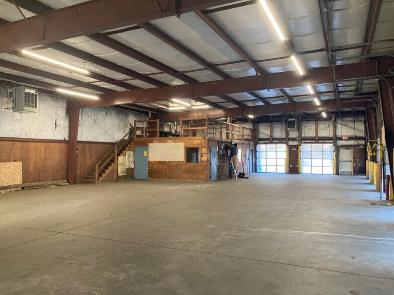 More Photos Of 4 Old Route 10, Enfield Warehouse For Lease