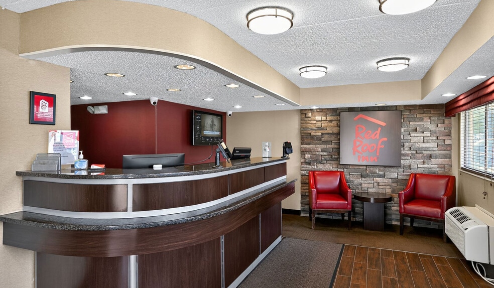 More Photos Of 2902 Cassopolis St, Elkhart Hotel For Sale