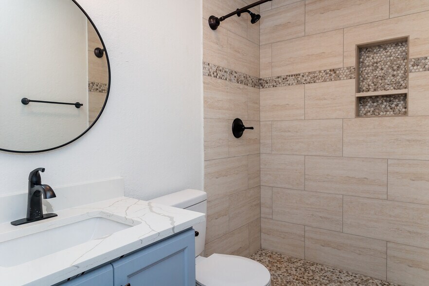 More Photos Of 811 Matchett St, Brenham Apartments For Sale