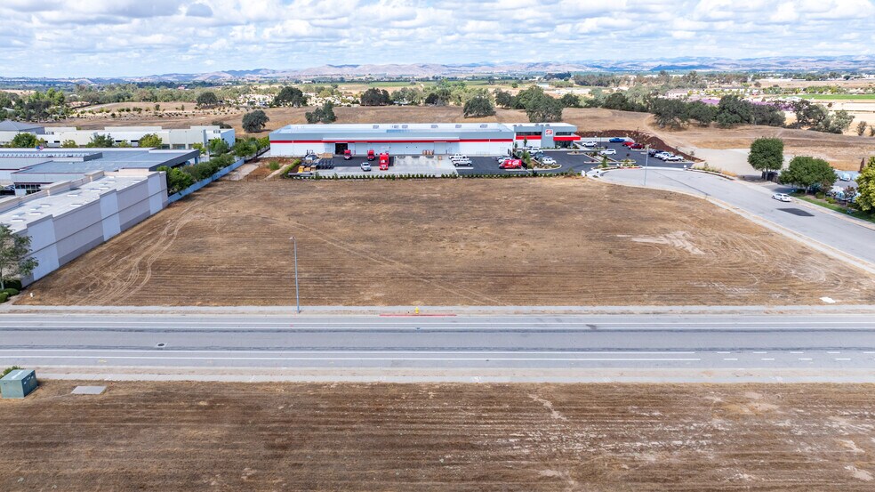 More Photos Of Germaine Way @ Wisteria Ln, Paso Robles Land For Sale