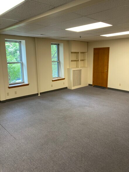 More Photos Of 102 East State Street, Ithaca Loft Creative Space For Lease