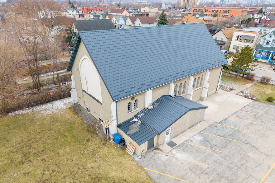More Photos Of 50 Earl St, Hamilton Daycare Center For Sale