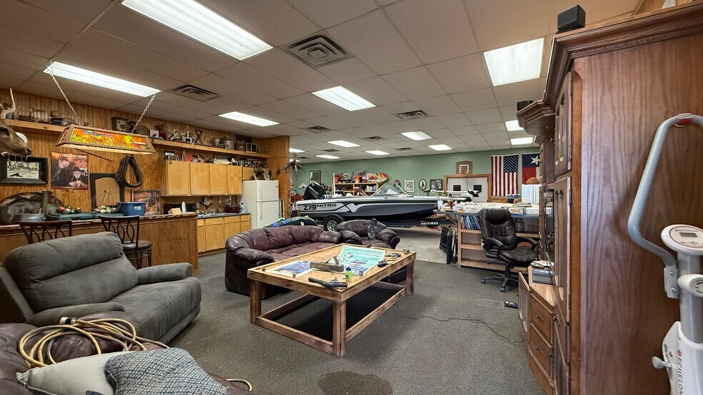 More Photos Of 9506 F M 835, Slaton Sports And Entertainment For Sale