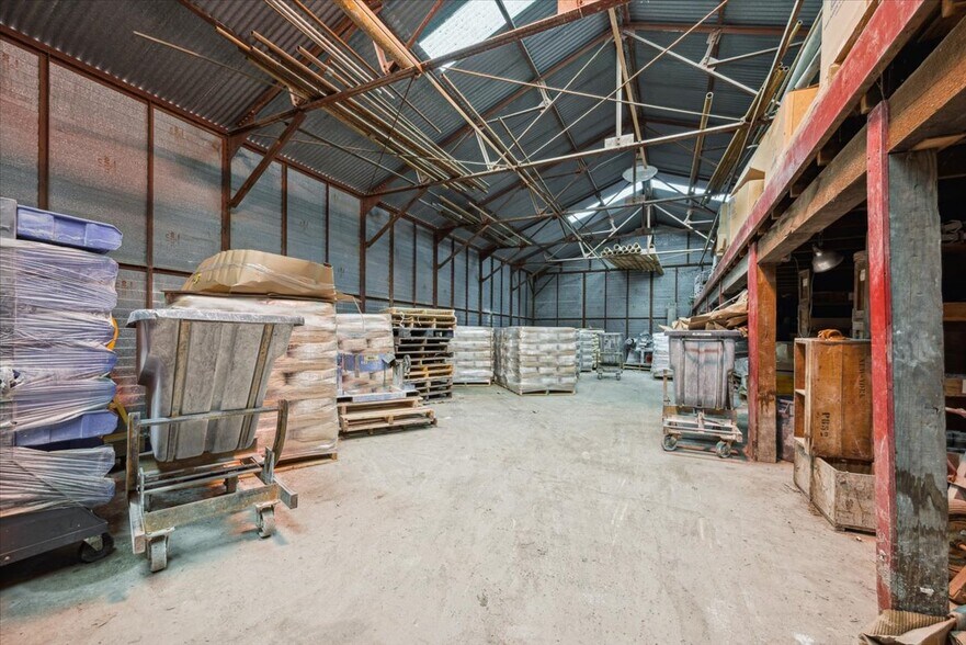 More Photos Of 337 Warren Ave, Stirling Industrial For Sale