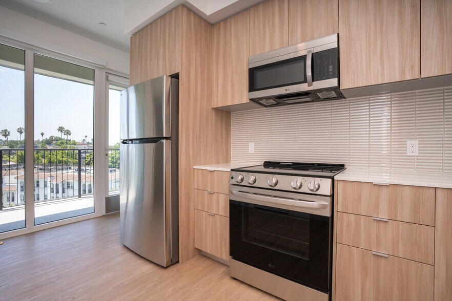 More Photos Of 1915 Park Avenue, Los Angeles Apartments For Sale