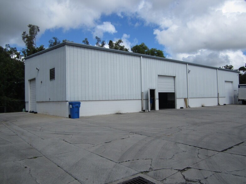 More Photos Of 16080-16090 S Tamiami Trl, Fort Myers Storefront Retail Office For Sale