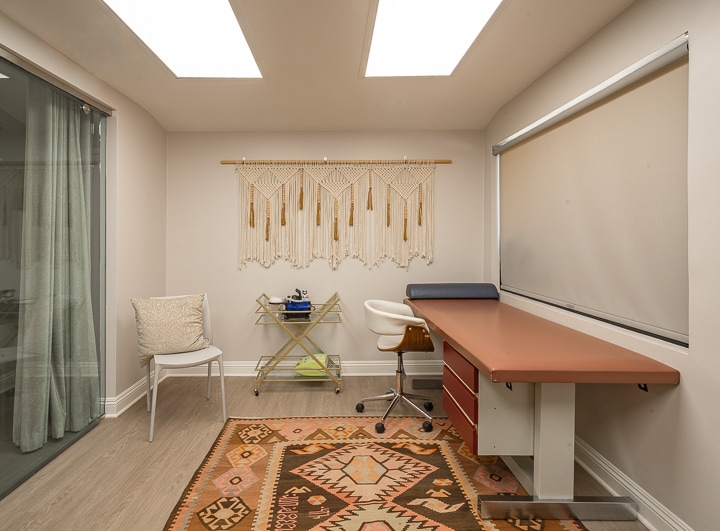 More Photos Of 10724 Riverside Dr, North Hollywood Medical For Lease