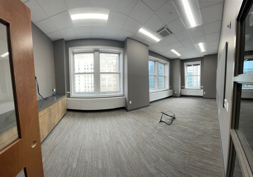 More Photos Of 100 S Broad St, Philadelphia Office For Lease
