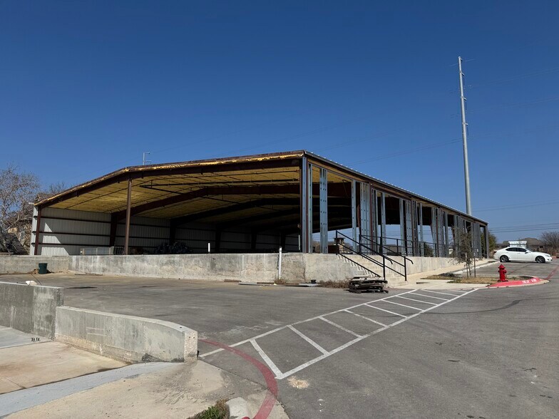 More Photos Of 3127 E Howard Ln, Manor Warehouse For Sale