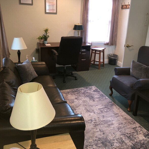 More Photos Of 195 Crowe Ave, Mars Office For Sale