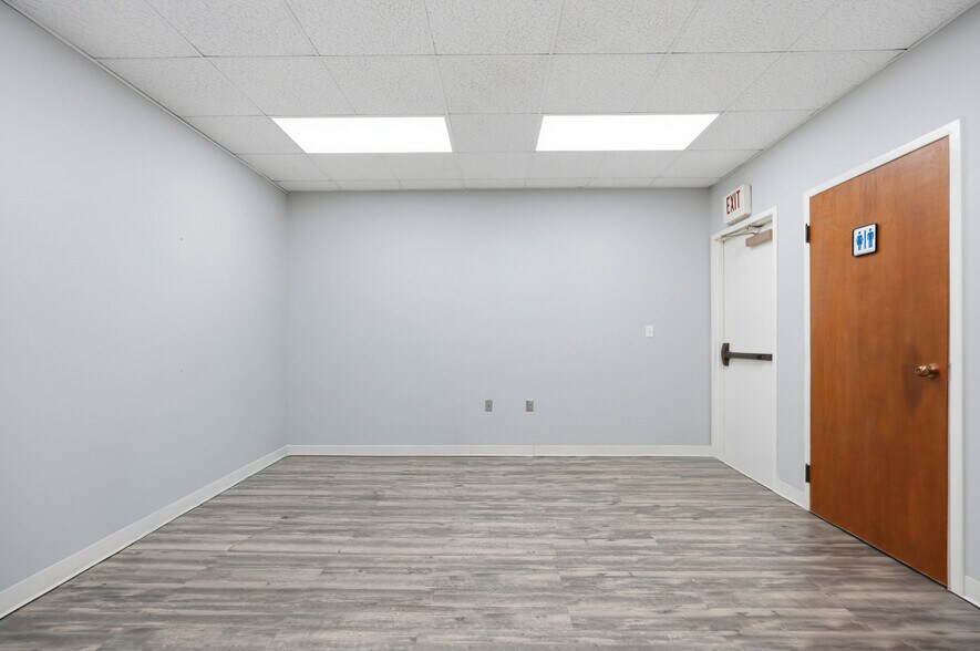More Photos Of 109 Shelby St, Kingsport Storefront For Lease