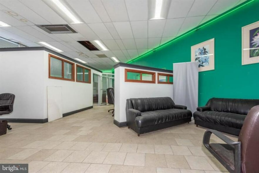 More Photos Of 3605 Wilkens Ave, Baltimore Auto Repair For Sale