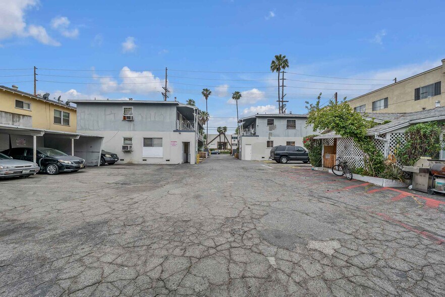 More Photos Of 6860-6870 Hazeltine Ave, Van Nuys Apartments For Sale