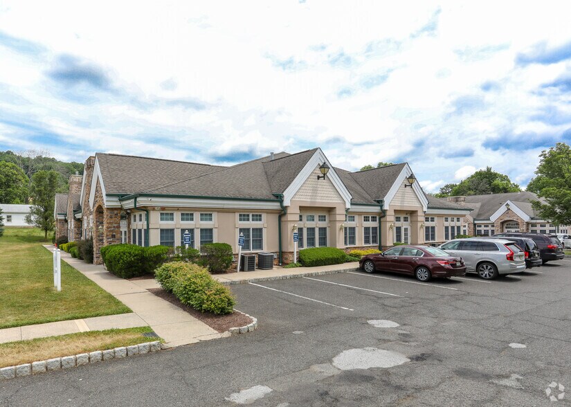 More Photos Of 784-792 Chimney Rock Rd, Martinsville Medical For Lease