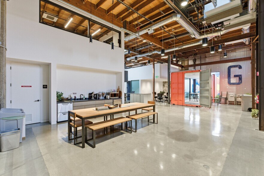 More Photos Of 1401 Old County Rd, San Carlos Manufacturing For Sale
