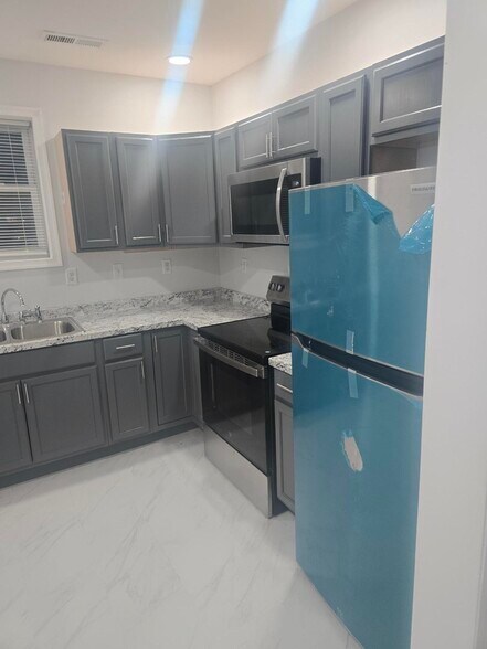 More Photos Of 3800 N Market St, Wilmington Storefront Retail Office For Sale