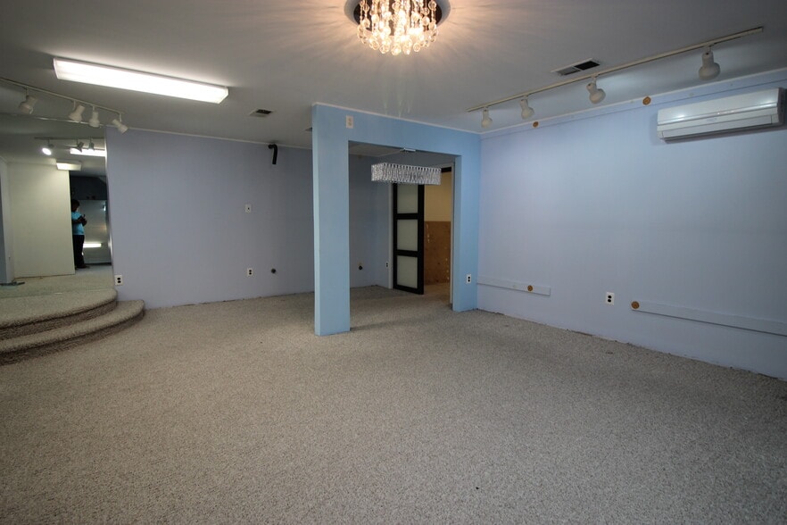 More Photos Of 9353-55 Old Bustleton ave, Philadelphia Freestanding For Sale