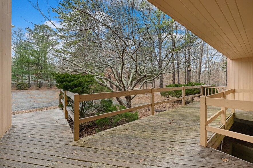 More Photos Of 16 Goodfriend Dr, East Hampton Office Residential For Sale