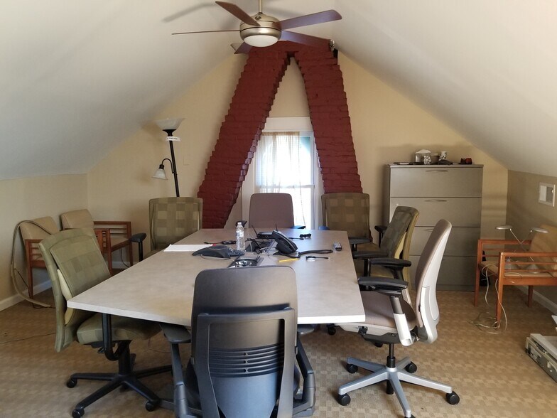 More Photos Of 19 N Bridge Ave, Red Bank Office For Lease