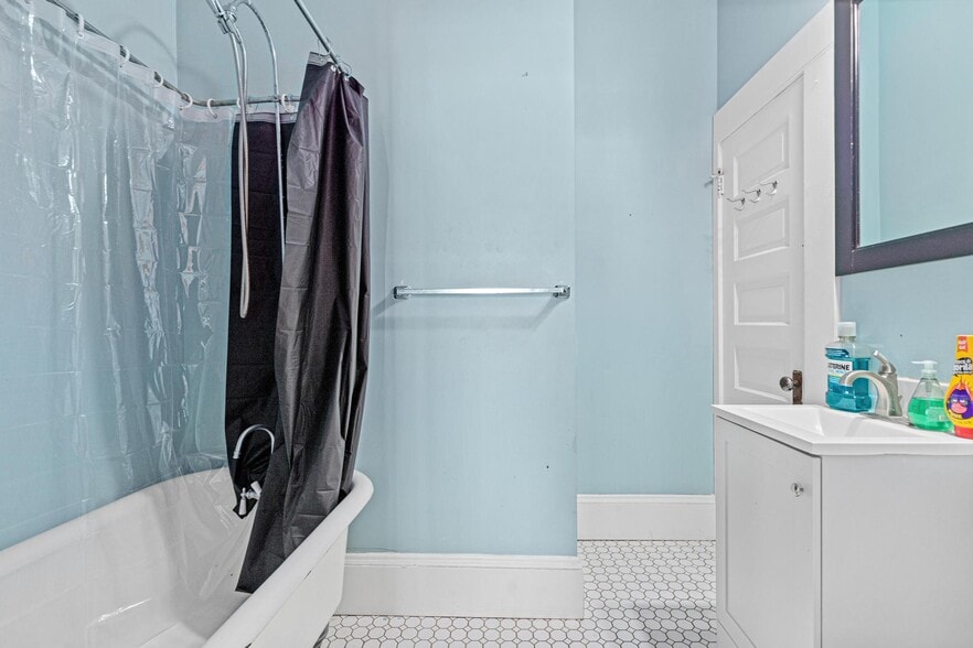 More Photos Of 3024 Chicago Ave, Minneapolis Apartments For Sale