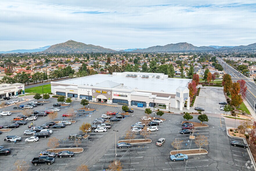 More Photos Of 24440 Alessandro Blvd, Moreno Valley Supermarket For Lease