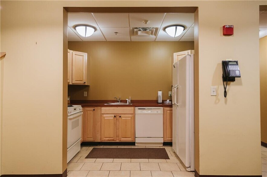 More Photos Of 81 Western Industrial Dr, Cranston Warehouse For Sale