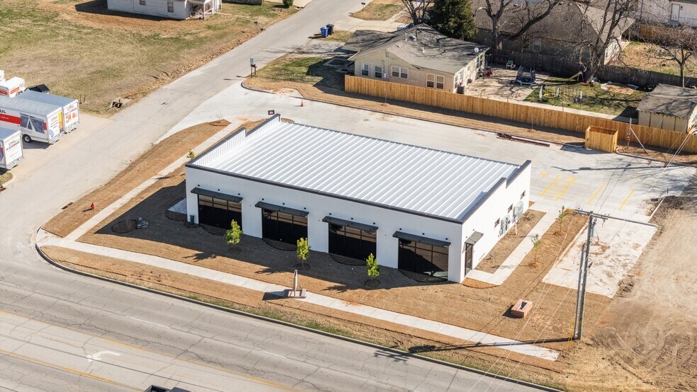 More Photos Of 527 El Paso st, Broken Arrow Office For Lease