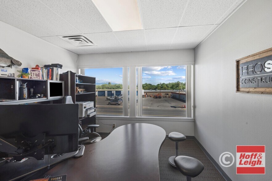 More Photos Of 1519 E Main St, Montrose Office For Sale